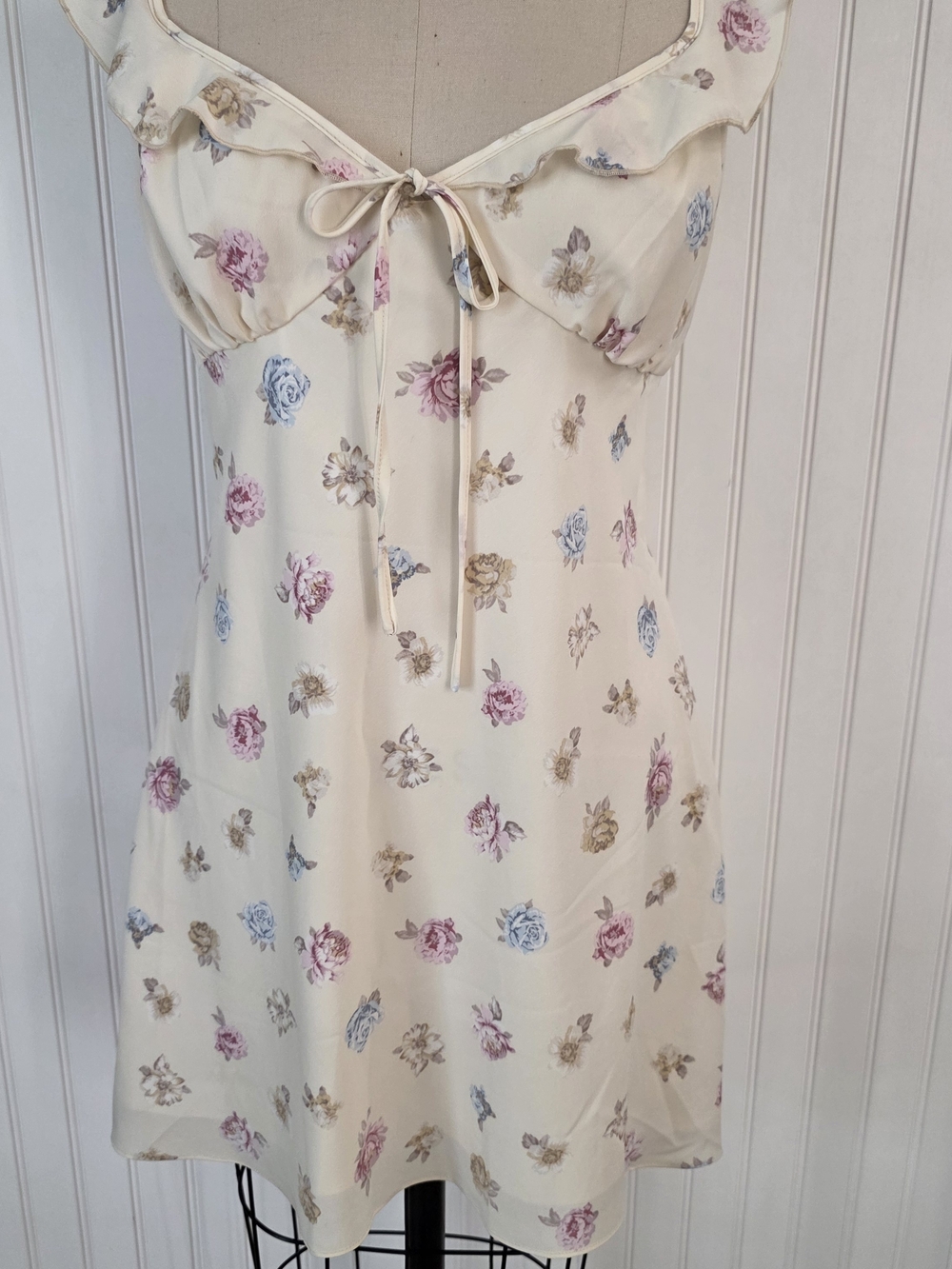LE LIS Floral Mini Dress  Cottagecore  Coquette Style SIZE L - Picture 8 of 11